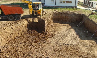 Рытье котлованов под фундамент в Раменском – цена от 2586 руб. за м3 | ИП Садыков В. Р.